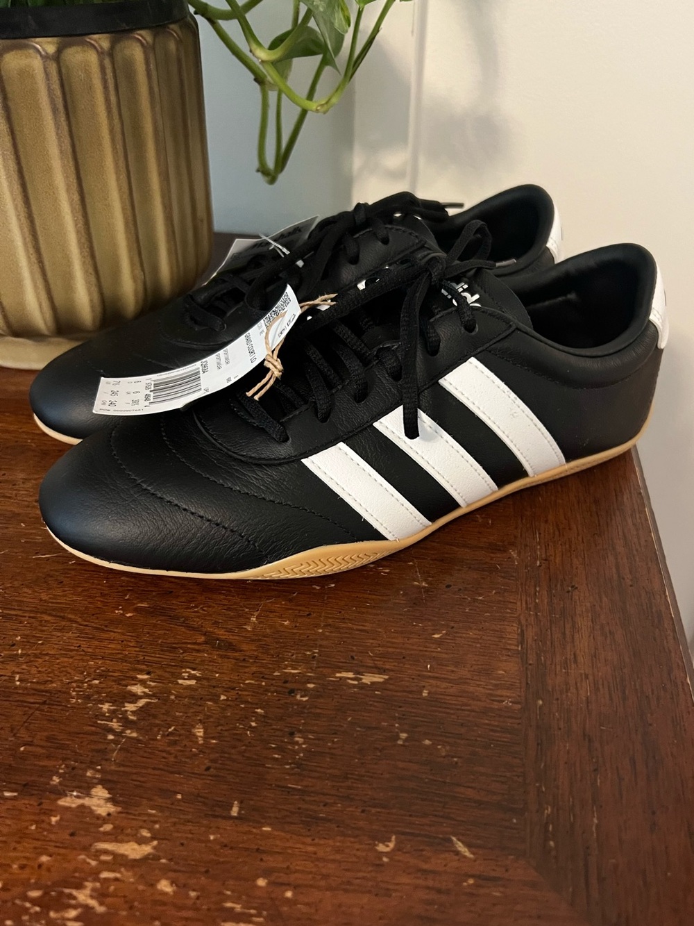 NWT adidas Grand Court Low Top Women's Shoes size 7.5